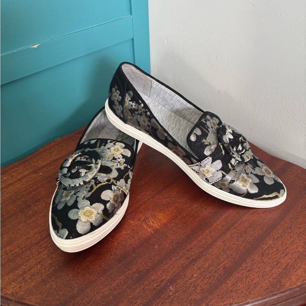 Nine West Black Floral Loafers Size 7